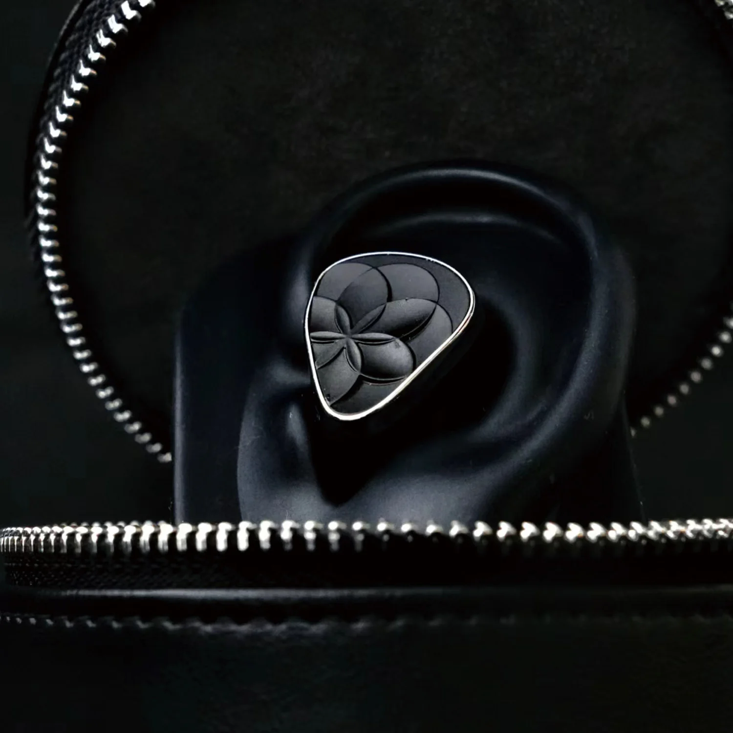 TANGZU X AZLA NOIR BLANC 1 Dynamic Driver 3 Balanced Armature Driver In-Ear Monitor - Image 3