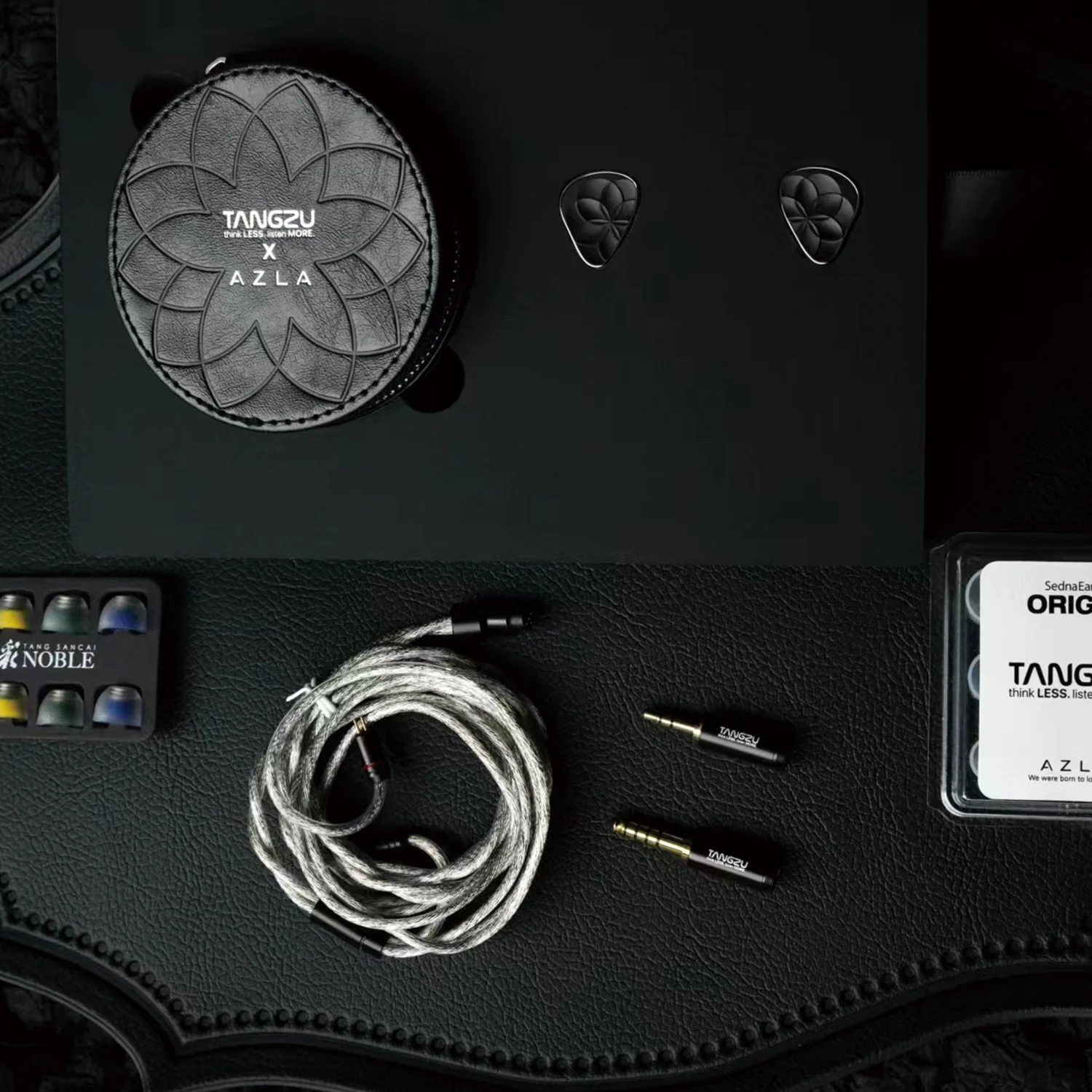 TANGZU X AZLA NOIR BLANC 1 Dynamic Driver 3 Balanced Armature Driver In-Ear Monitor - Image 7